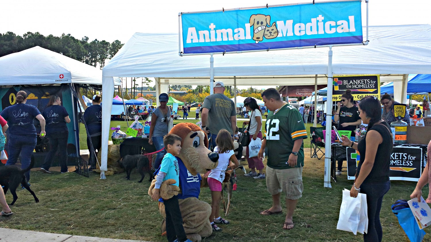 Fun at Chesapeake's Bark in the Park Animal Medical of Chesapeake 23320